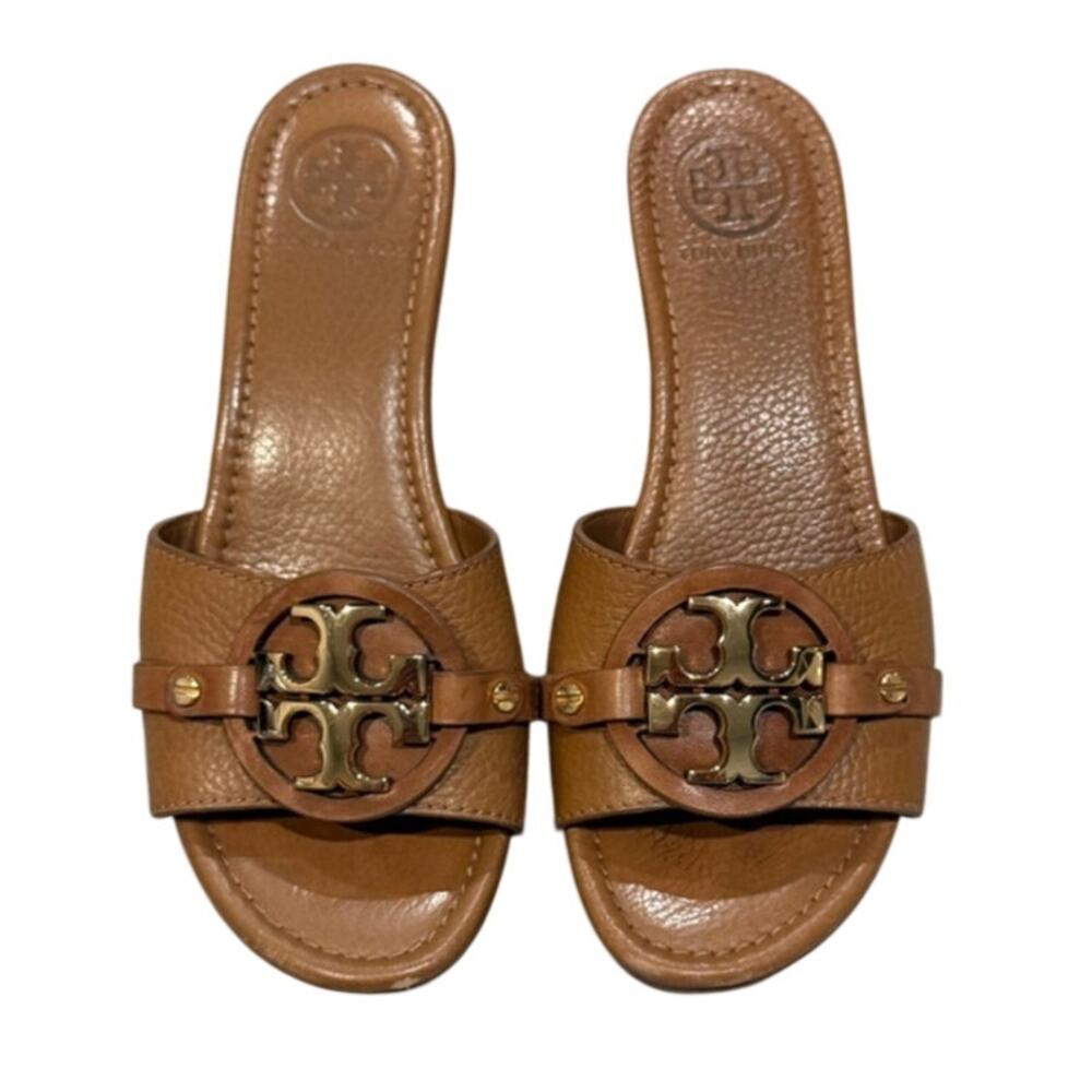 Tory Burch Leather Wedge Sandals Sz 7 Tan Gold Logo Slip On Slide Platform Mules